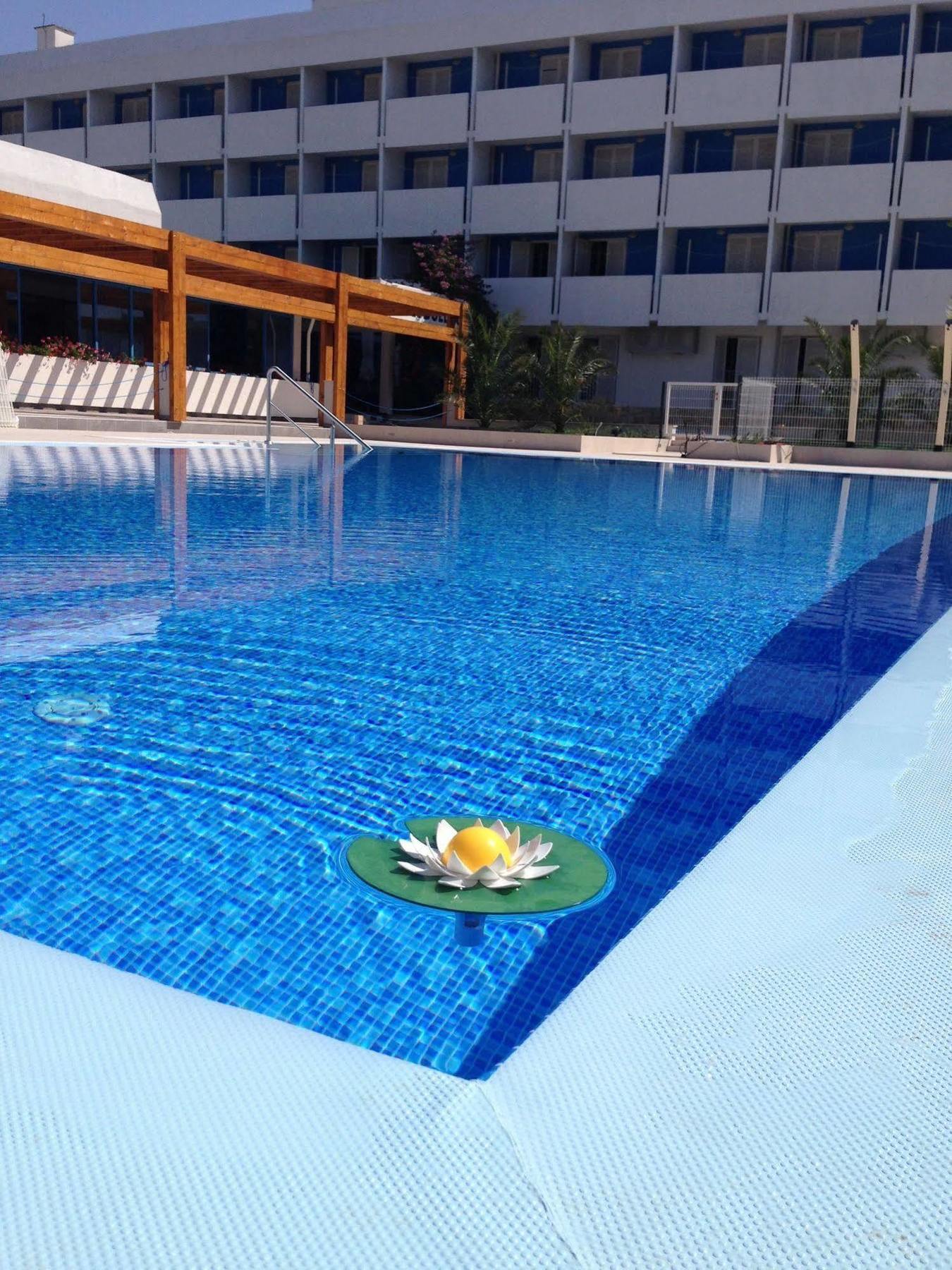 Hotel Bolero Biograd Na Moru Buitenkant foto